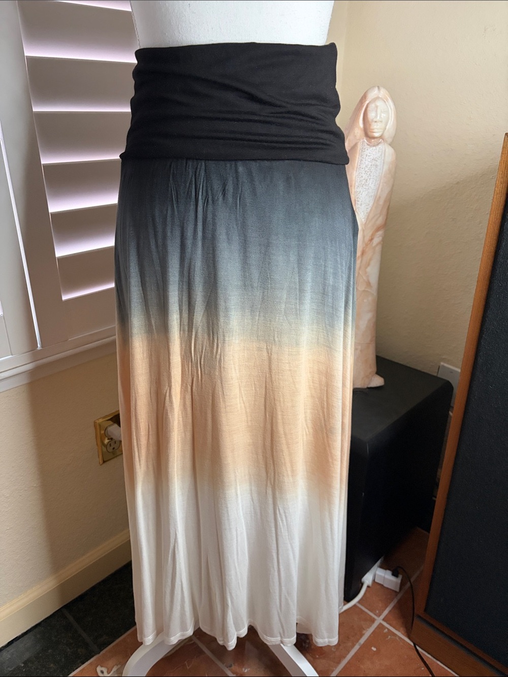 👗🖤Raviya Summer Black/Gray/Peach/White/Dress Or Skirt  Soft Rayon W/Stretch Sz L